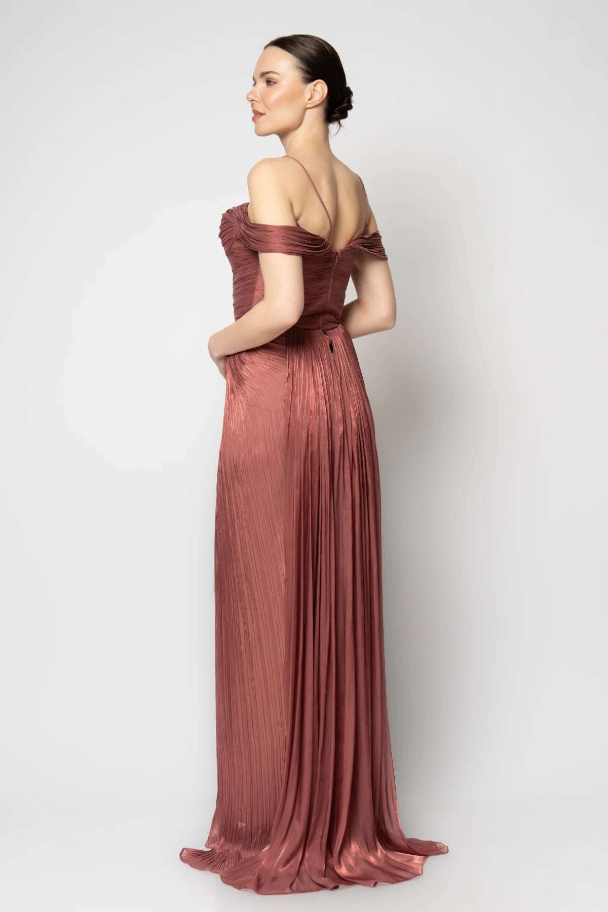 Göğsü el drapeli boyundan Askılı ince Organze abiye elbise