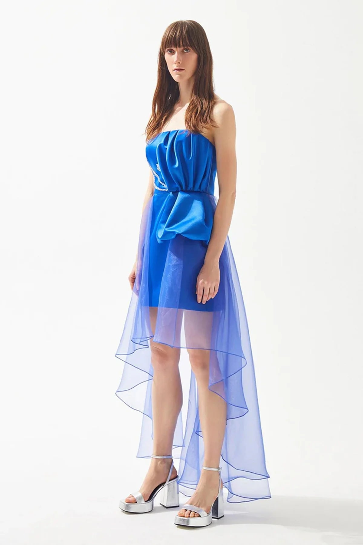 STRAPLEZ İŞLEMELİ ORGANZE ETEK DETAYLI MİNİ ELBİSE