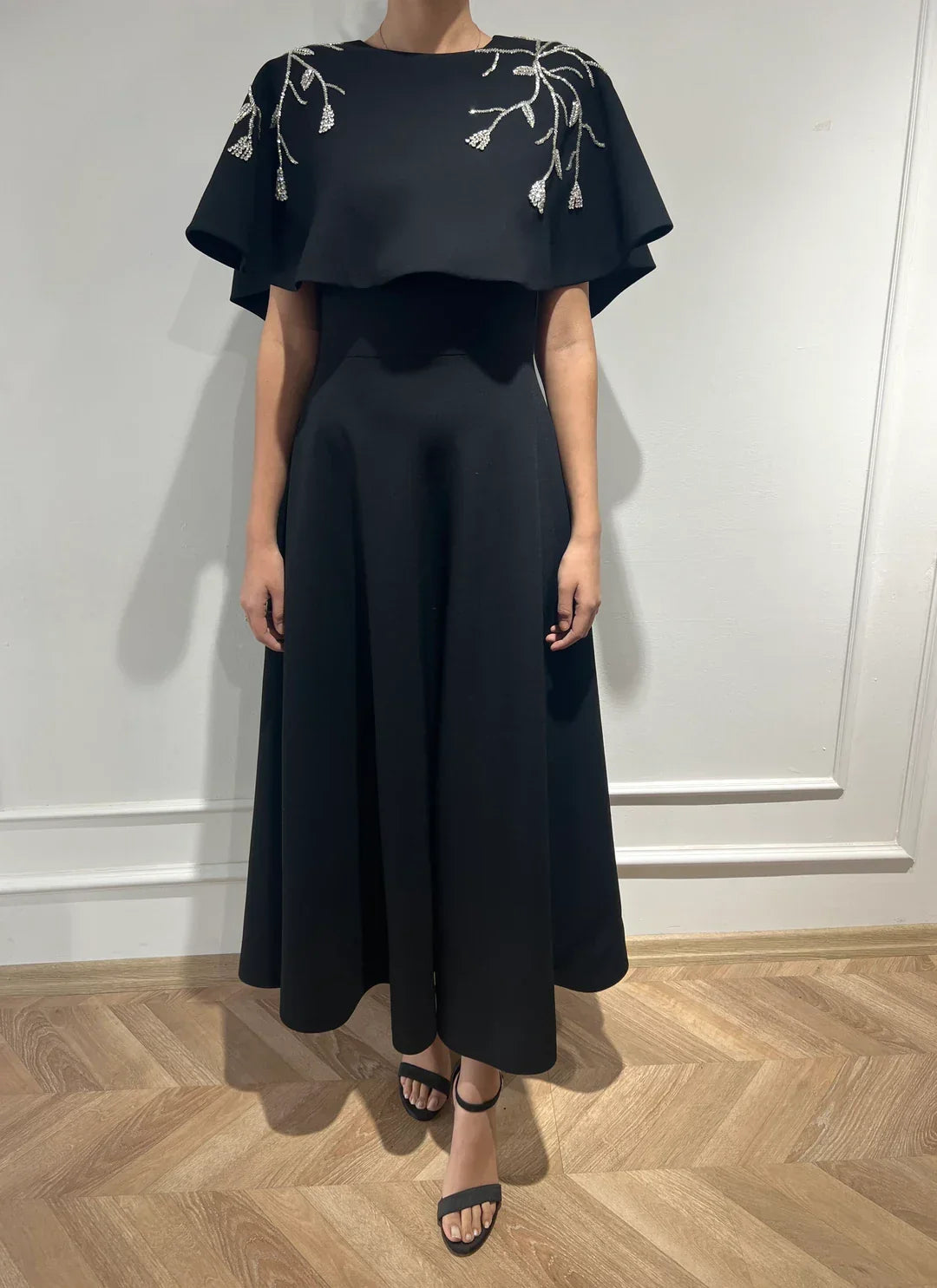 فستان اسود كريب مقاس 44