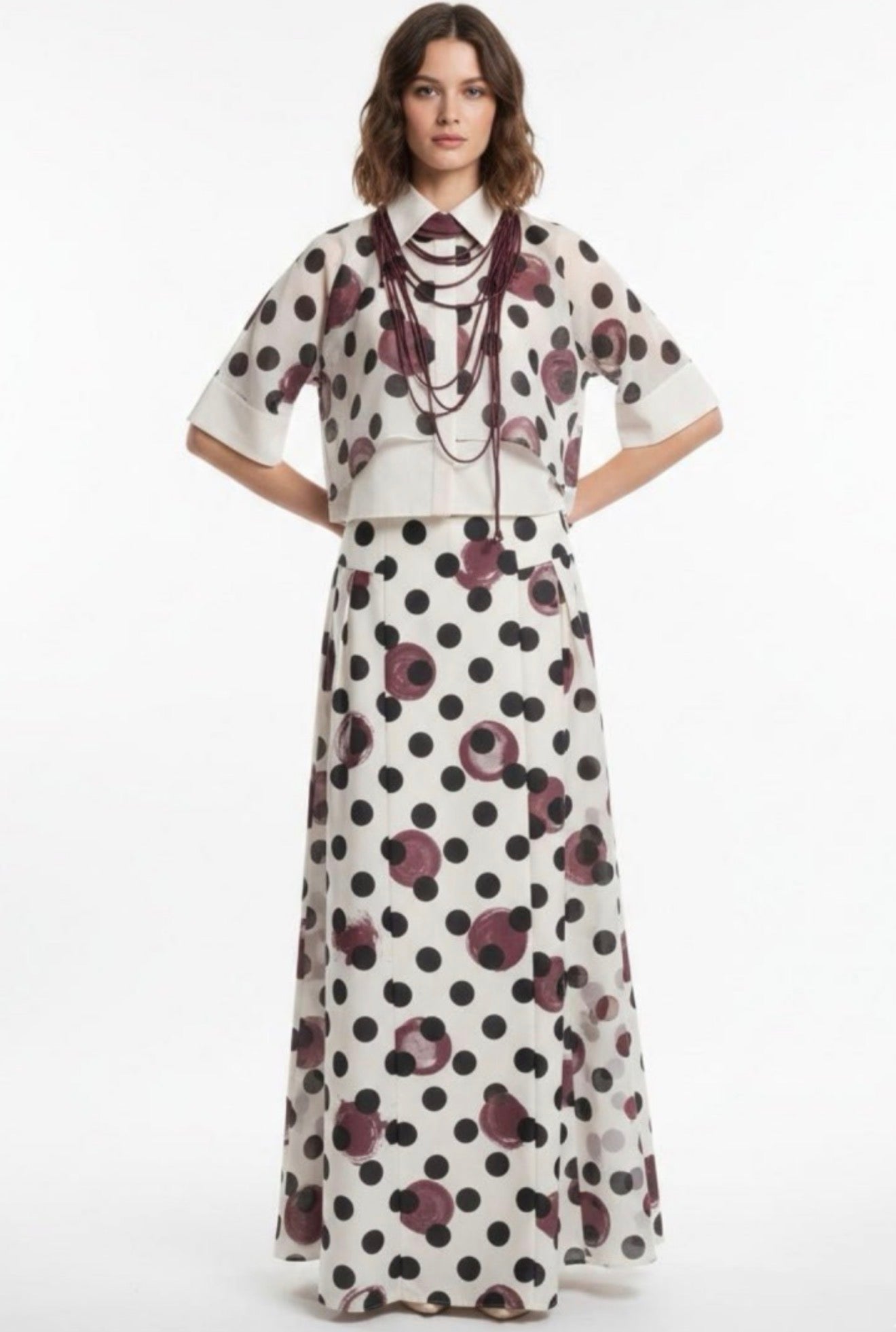 طقم نسائي قطعتين مع اكسسوار