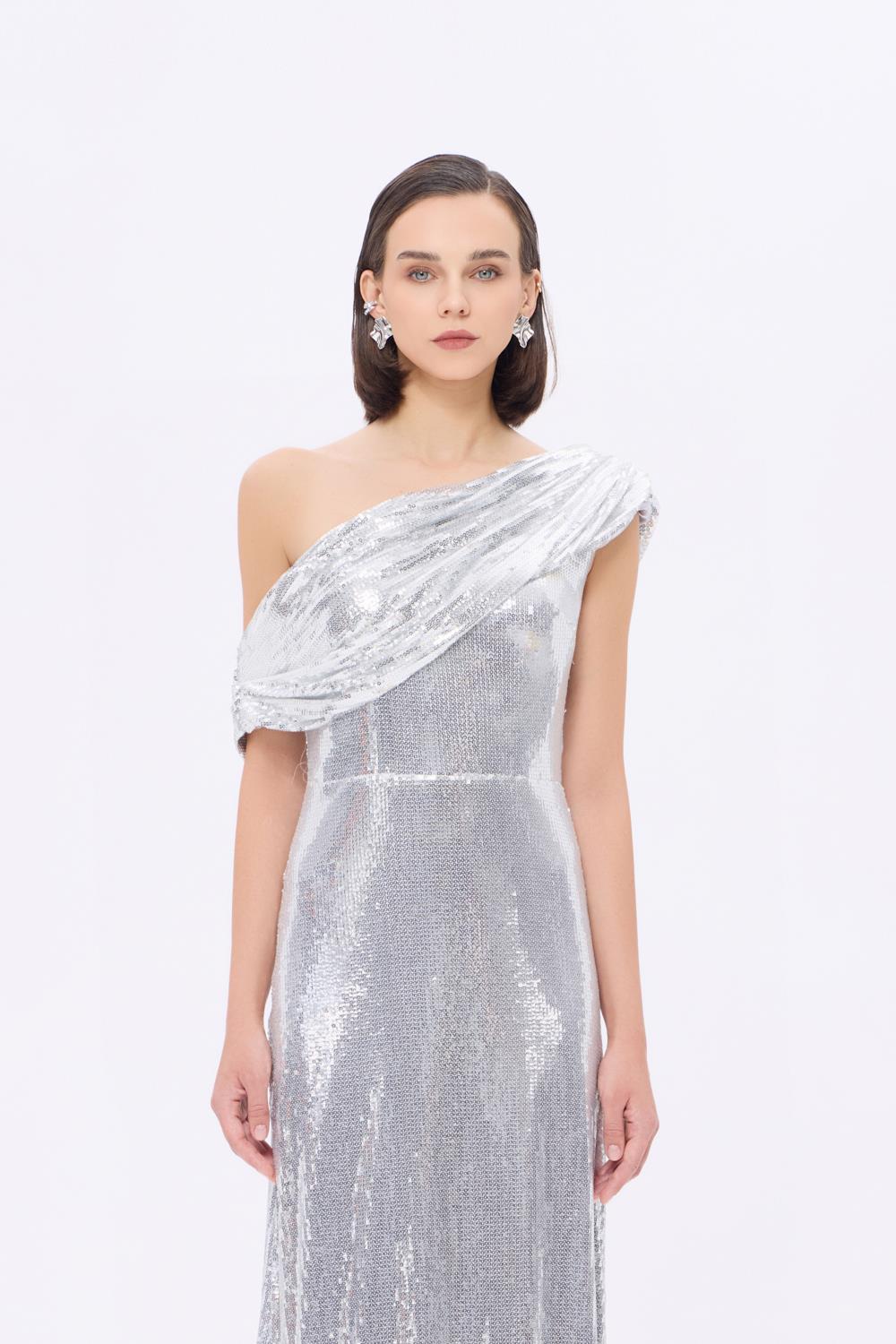 9305C Asimetrik Yaka Uzun Payetli Abiye Elbise