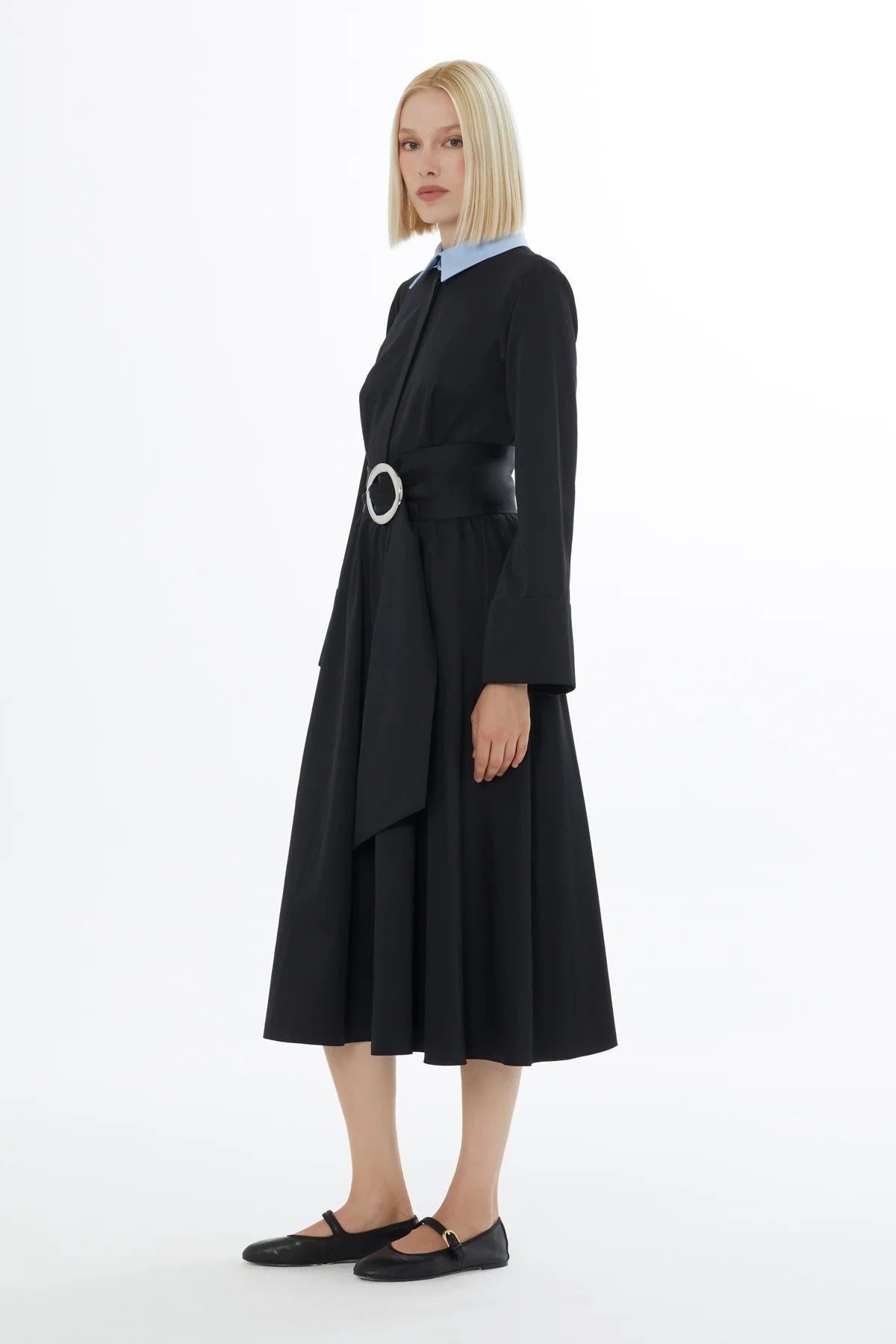 Uzun Kollu Kuşaklı Garni Yakalı Midi Elbise