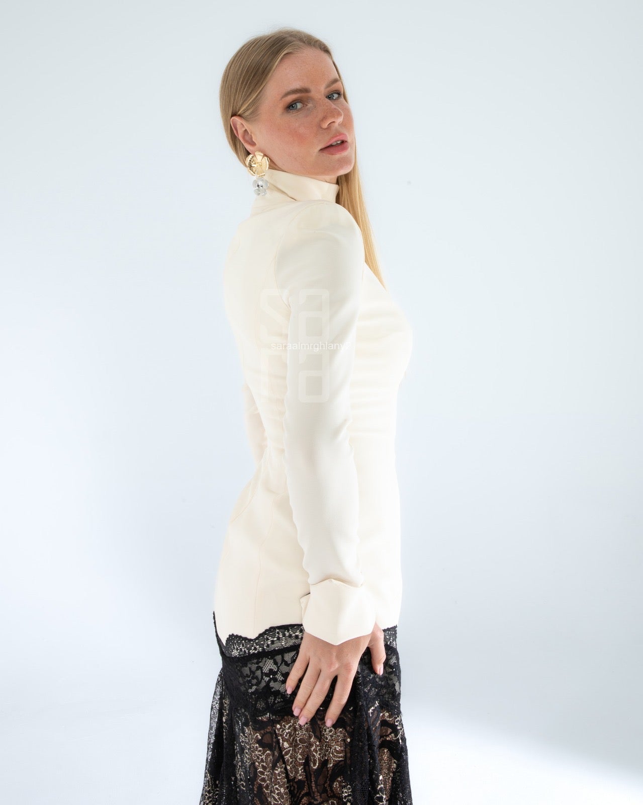 فستان اسود وابيض مع دانتيل 2209