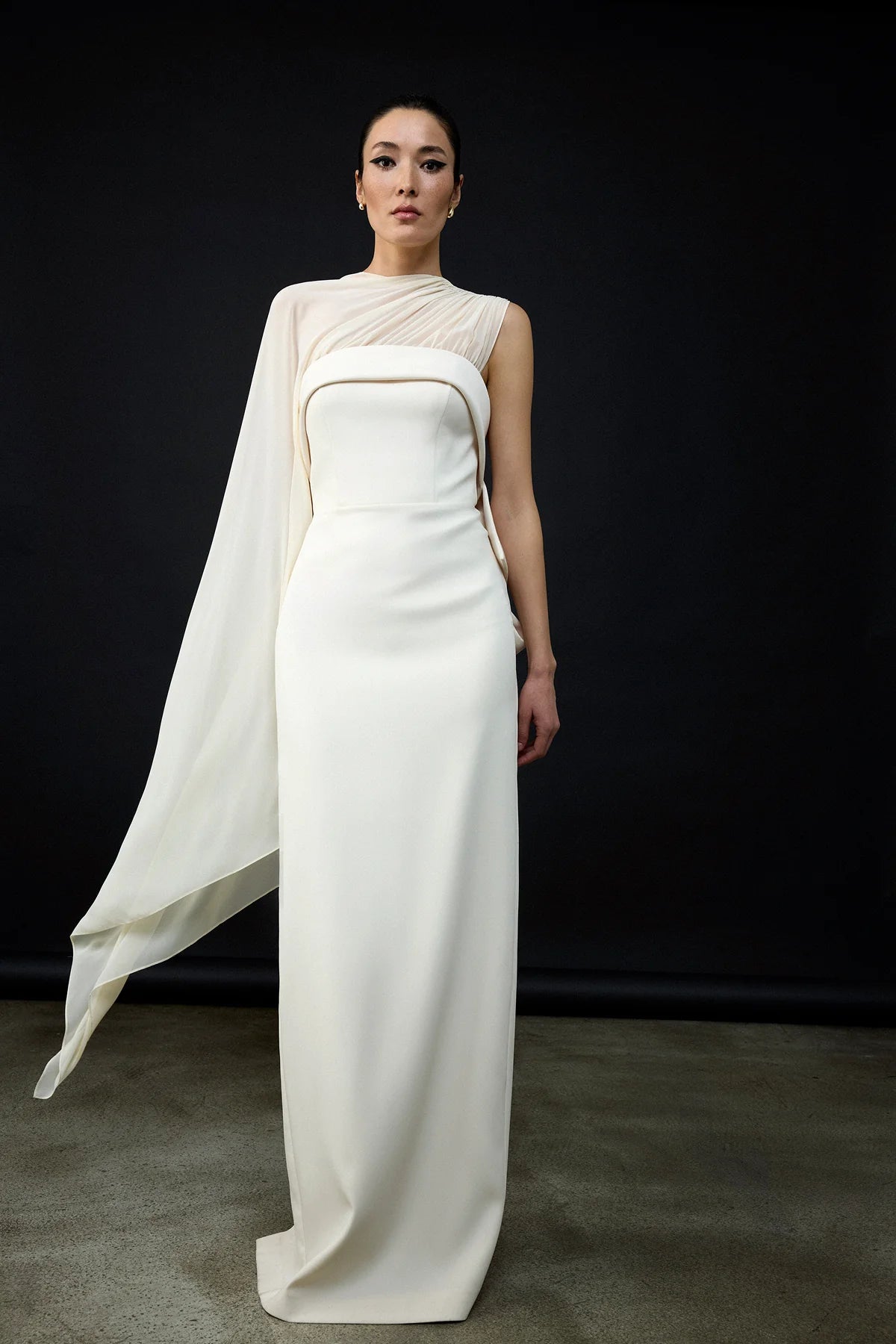 Tül Pelerinli Arka Fiyonk Detaylı Straplez Uzun Abiye ELBİSE 2244