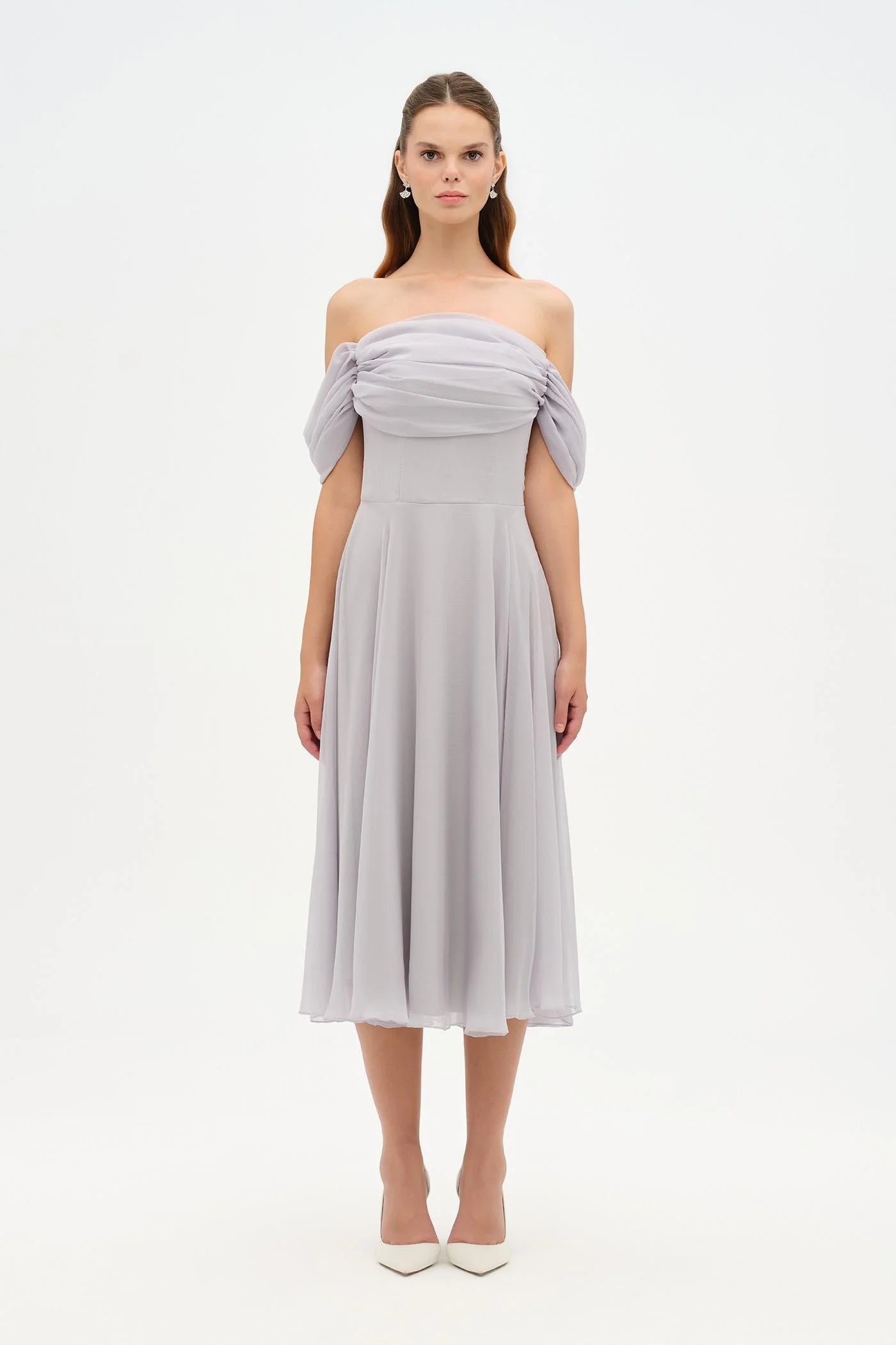 DÜŞÜK KOL İNCE DRAPE DETAYLI MİDİ ŞİFON ABİYE ELBİSE - 26202C
