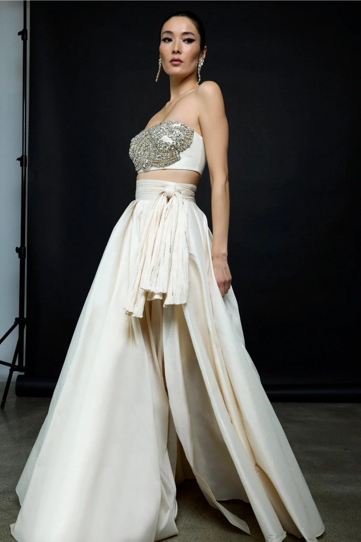 Straplez Taş İşlemeli Crop Yüksek Bel Etek Takım