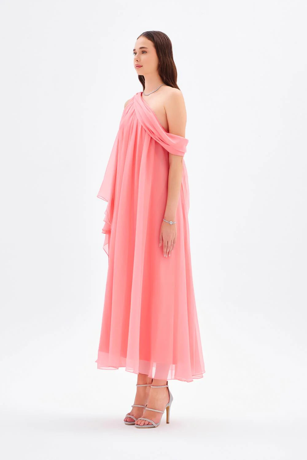 DÜŞÜK OMUZLU ŞİFON MİDİ ABİYE ELBİSE - 9081C