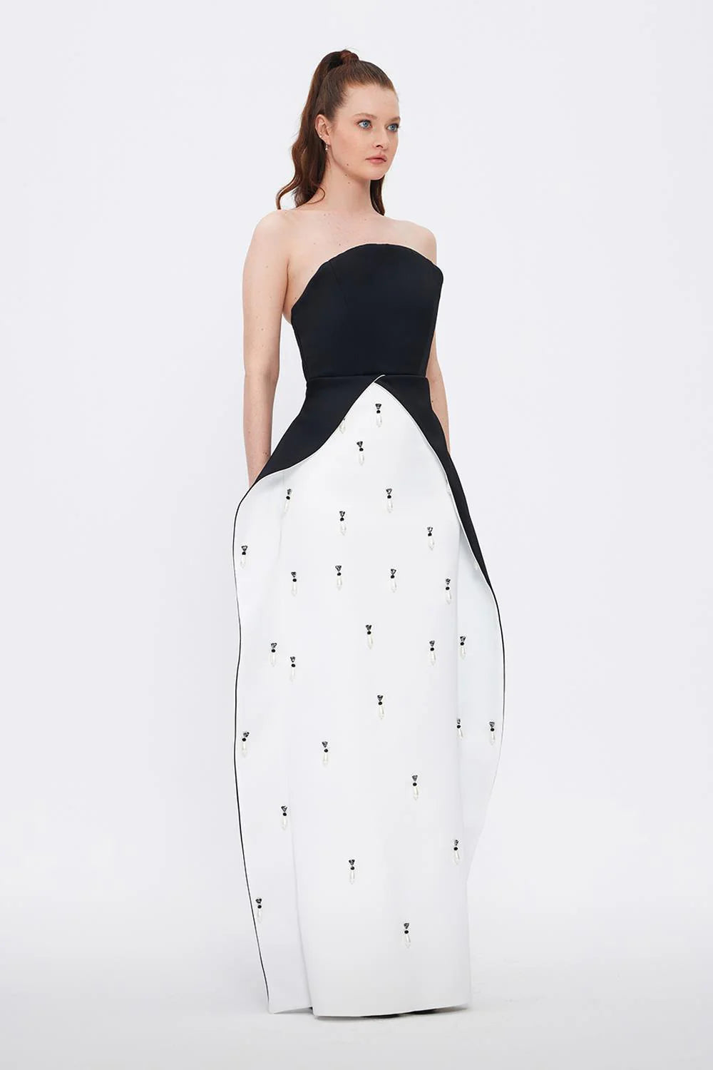 İNCİ DETAYLI STRAPLEZ YAKA DÜZ ABİYE ELBİSE - 1025C