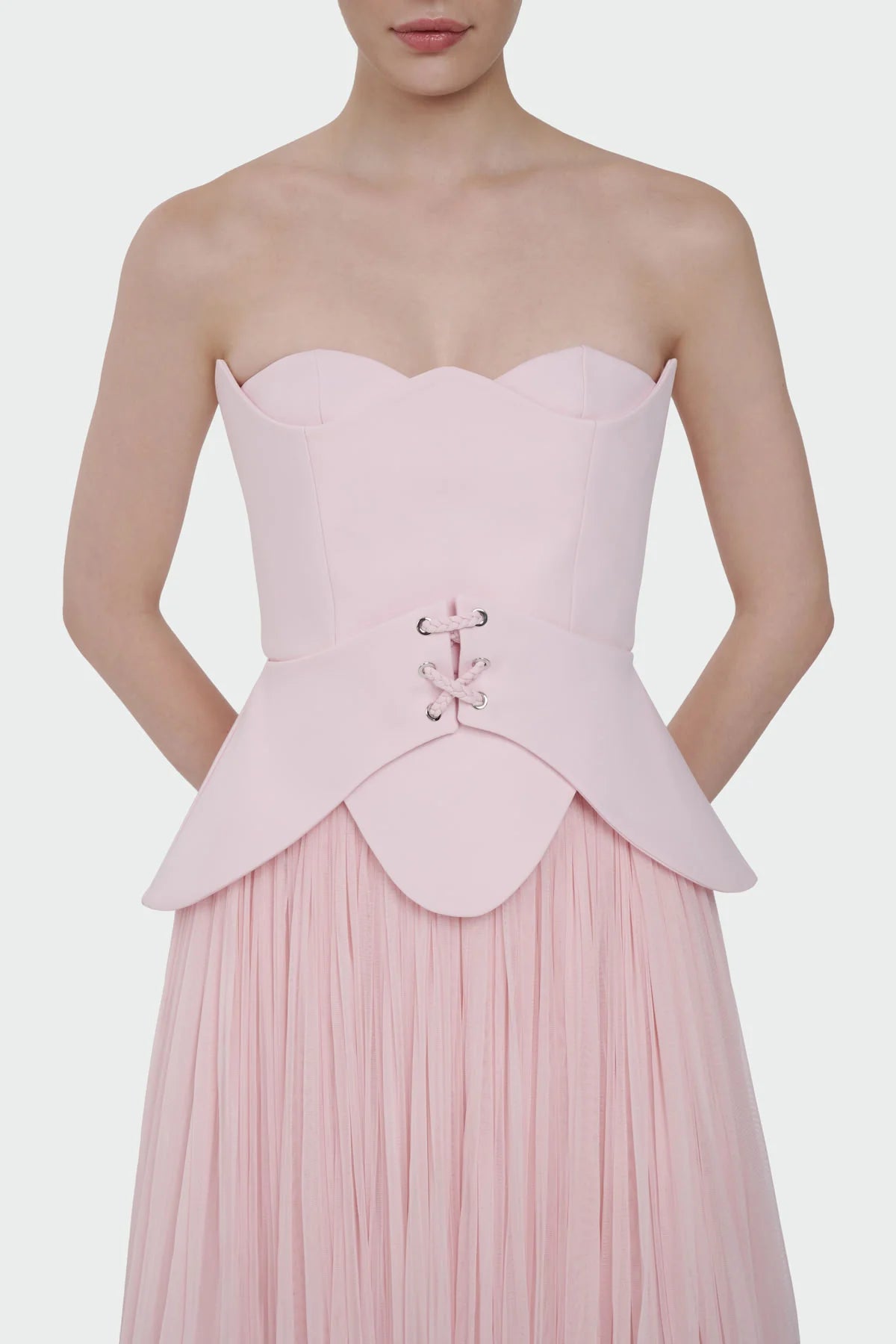 STRAPLEZ PEPLUM DETAYLI PİLİSELİ ABİYE TAKIM ELBİSE 2603