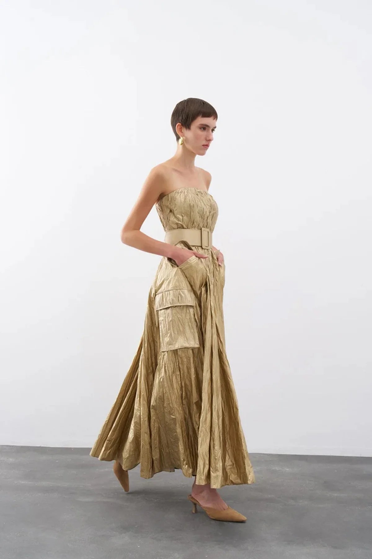 KEMER DETAYLI CEPLİ STRAPLEZ PARLAK UZUN ABİYE ELBİSE 2201