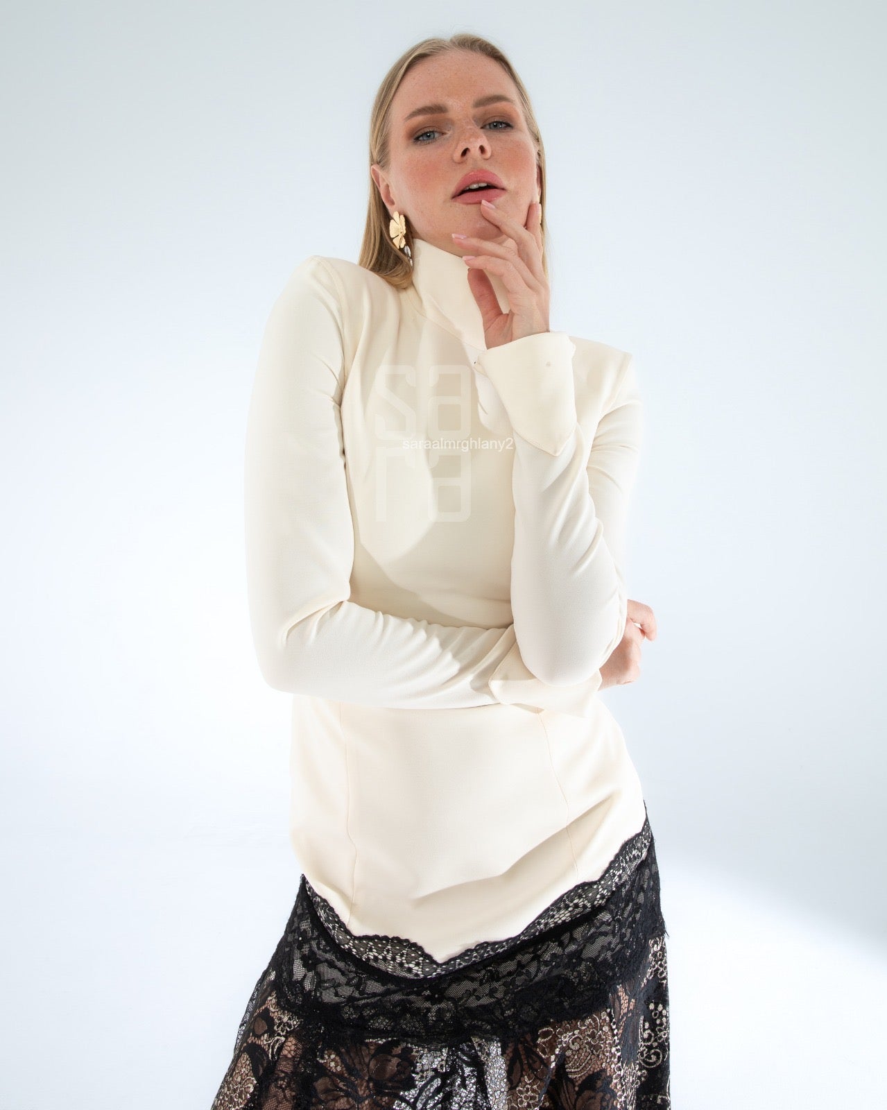 فستان اسود وابيض مع دانتيل 2209