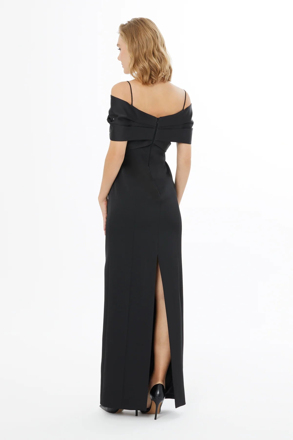 Taş İşlemeli Uzun Elbise