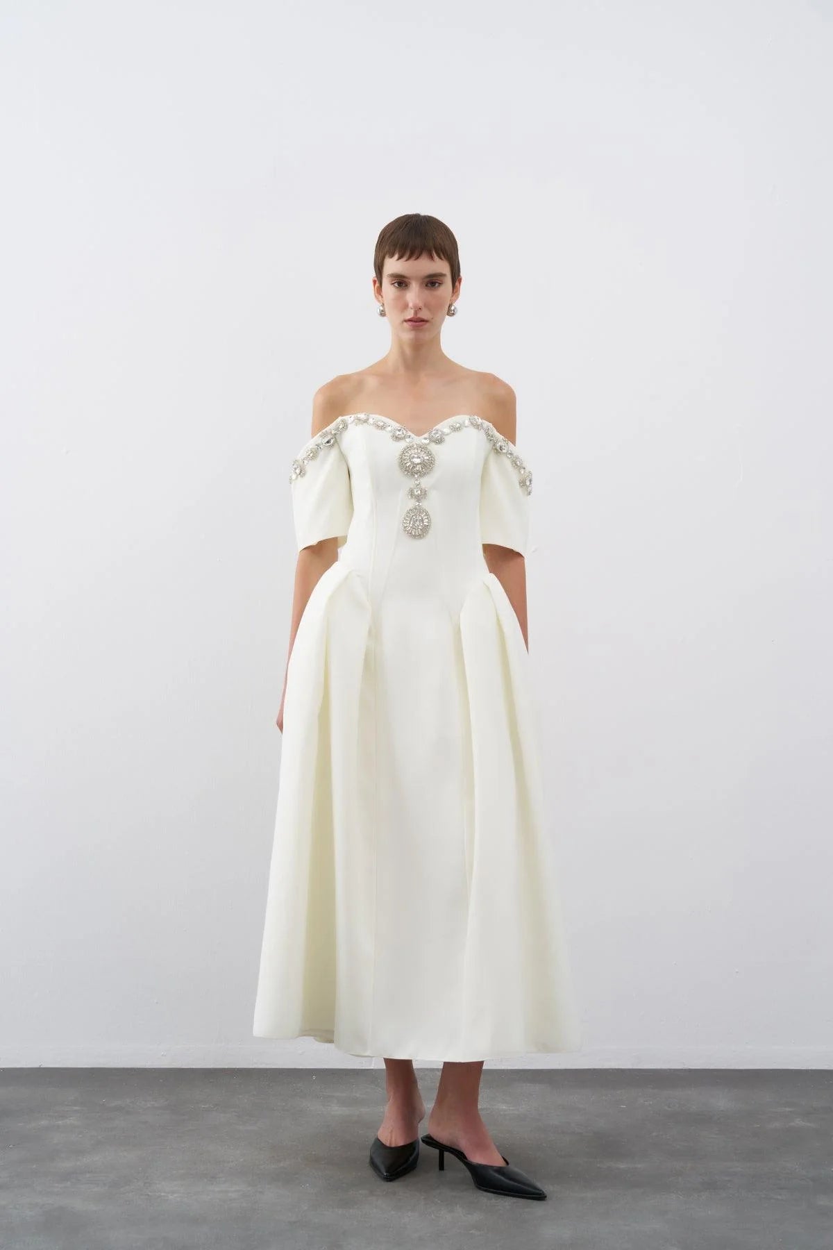 TAŞ İŞLEMELİ DÜŞÜK OMUZ PİLELİ MİDİ ABİYE ELBİSE 2259