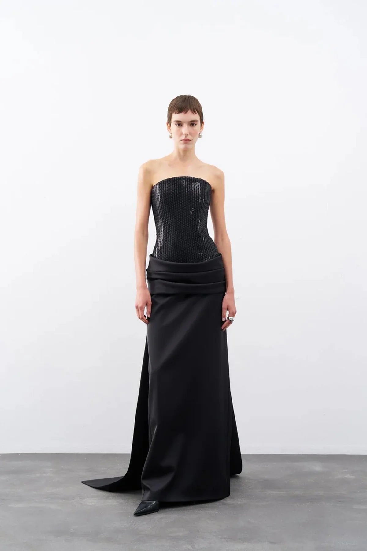 PAYETLİ SATEN STRAPLEZ UZUN ABİYE ELBİSE 2267