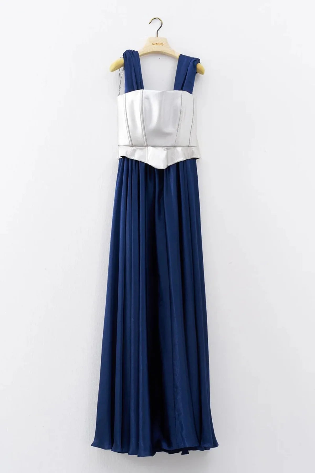 ASKILI METALİK KORSAJLI UZUN ABİYE ELBİSE