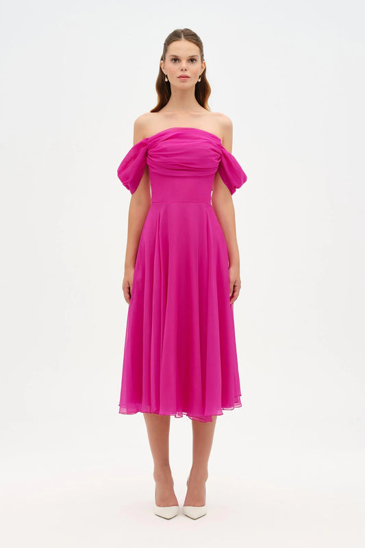 DÜŞÜK KOL İNCE DRAPE DETAYLI MİDİ ŞİFON ABİYE ELBİSE - 26202C