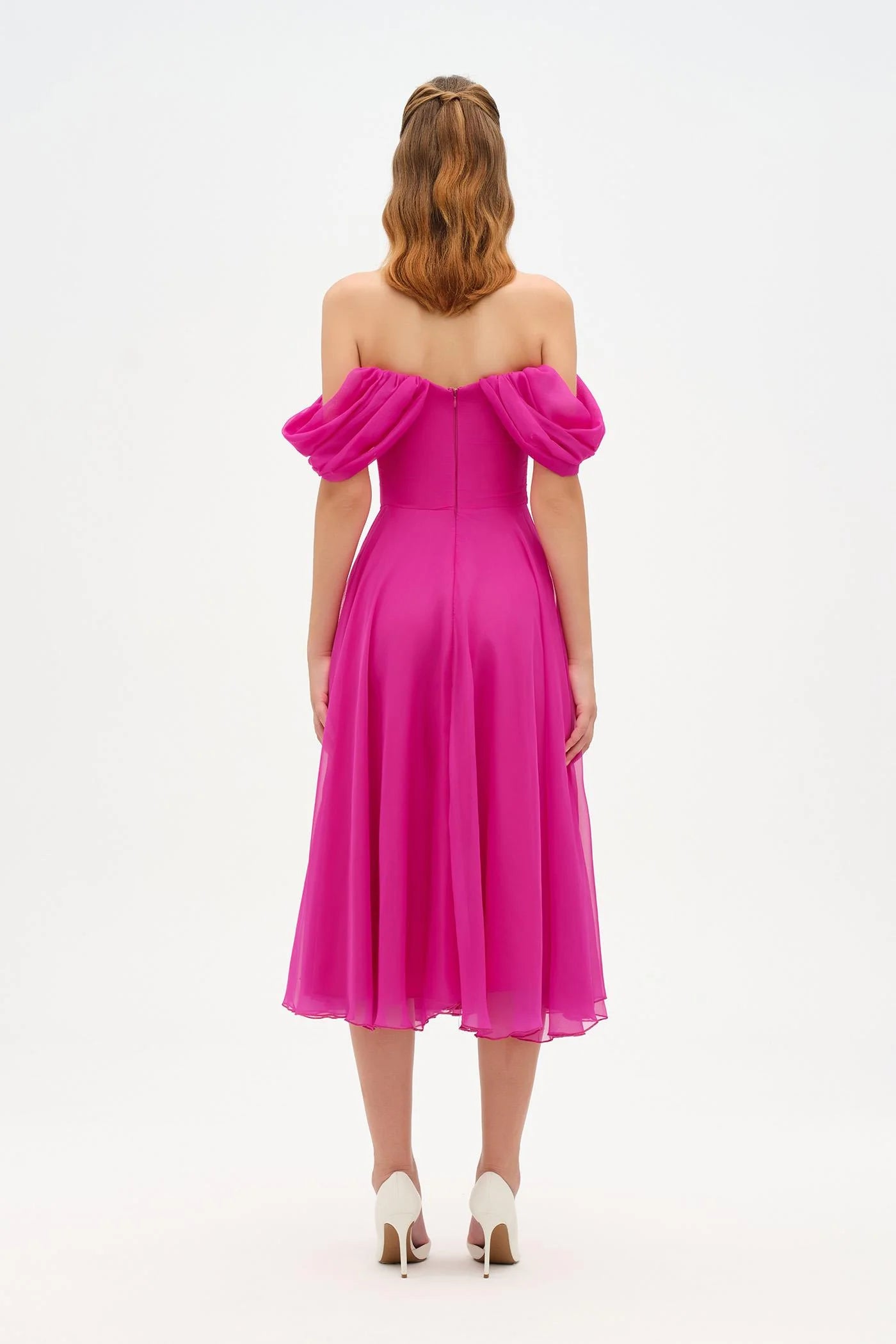 DÜŞÜK KOL İNCE DRAPE DETAYLI MİDİ ŞİFON ABİYE ELBİSE - 26202C