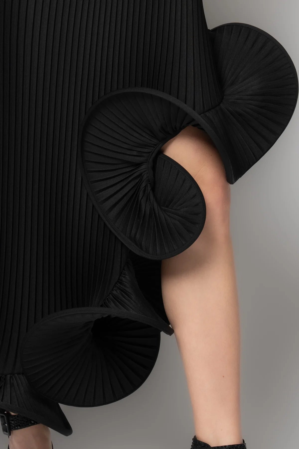 Etek ucu volanlı komple piliseli krep abiye elbise2286