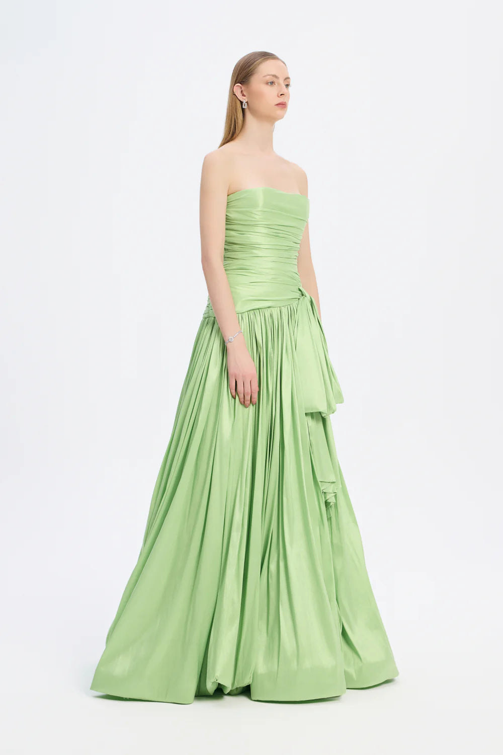 FİYONK DETAYLI STRAPLEZ YAKA TAFTA UZUN ABİYE ELBİSE - 9173C