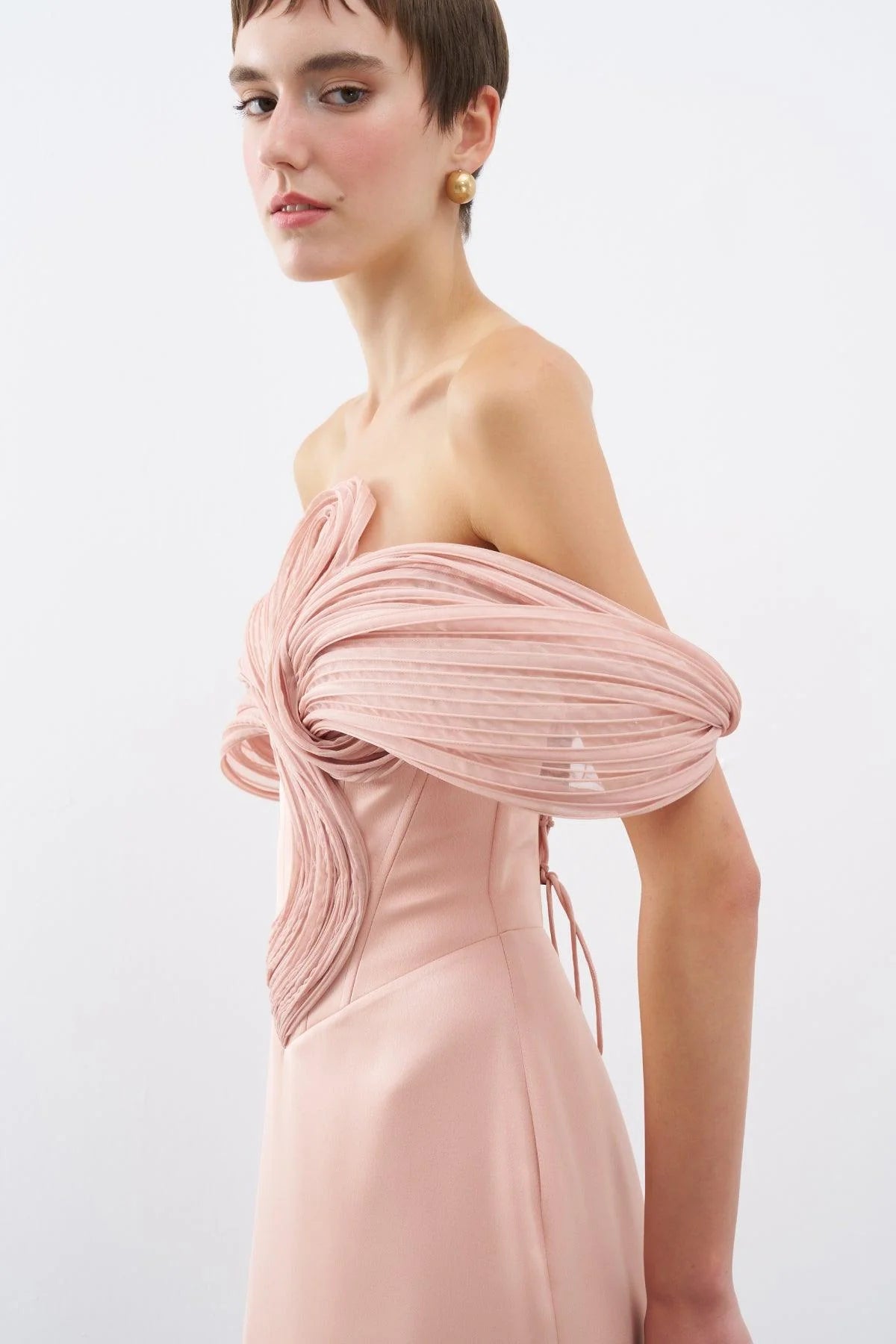 STRAPLEZ DÜŞÜK OMUZLU ORGANZE DETAYLI UZUN ABİYE ELBİSE 2246