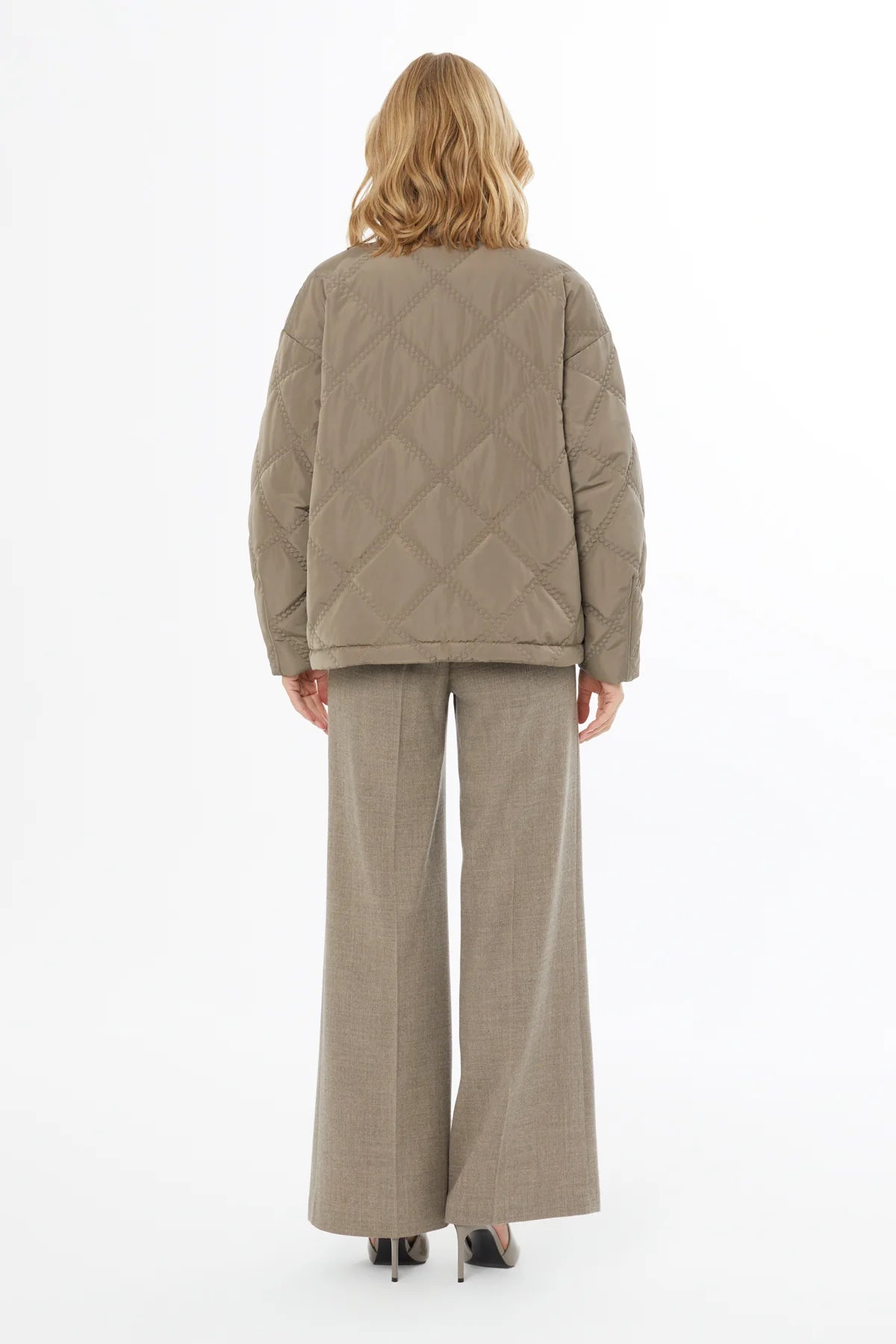 Astarlı Uzun Kollu Kapitone Mont