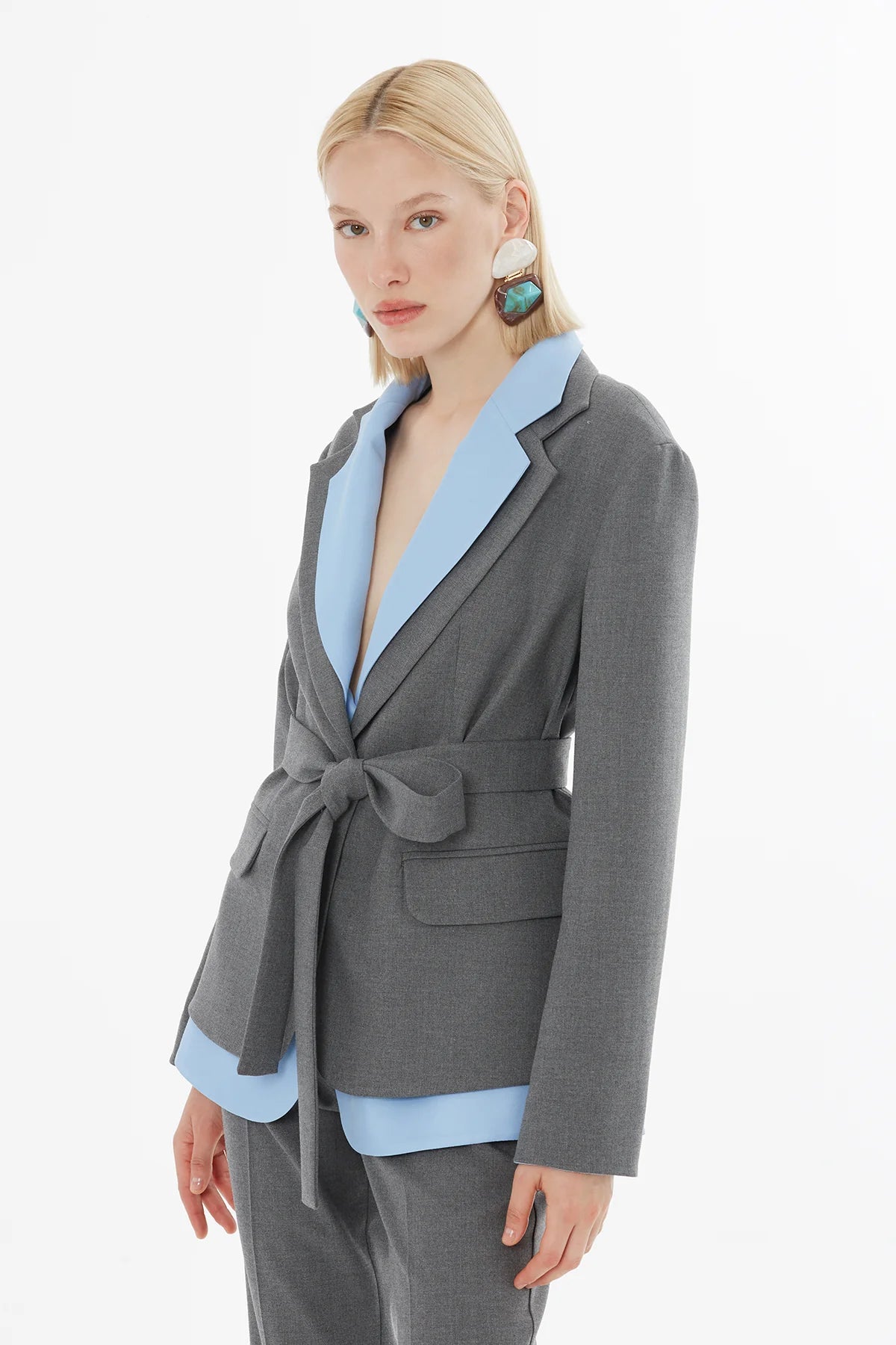 Kuşak Bağlamalı Ceket Ve Pantolonlu Takım