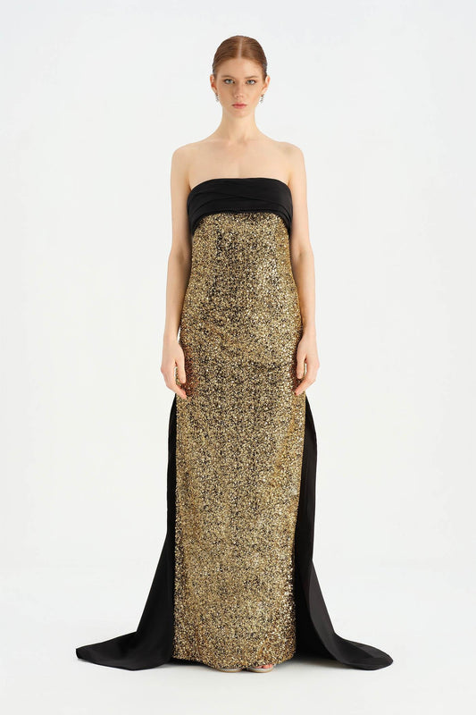 فستان سهرة فاخر بتصميم درابيه مرصّع بالأحجار مع ذيل أنيق – 26077C