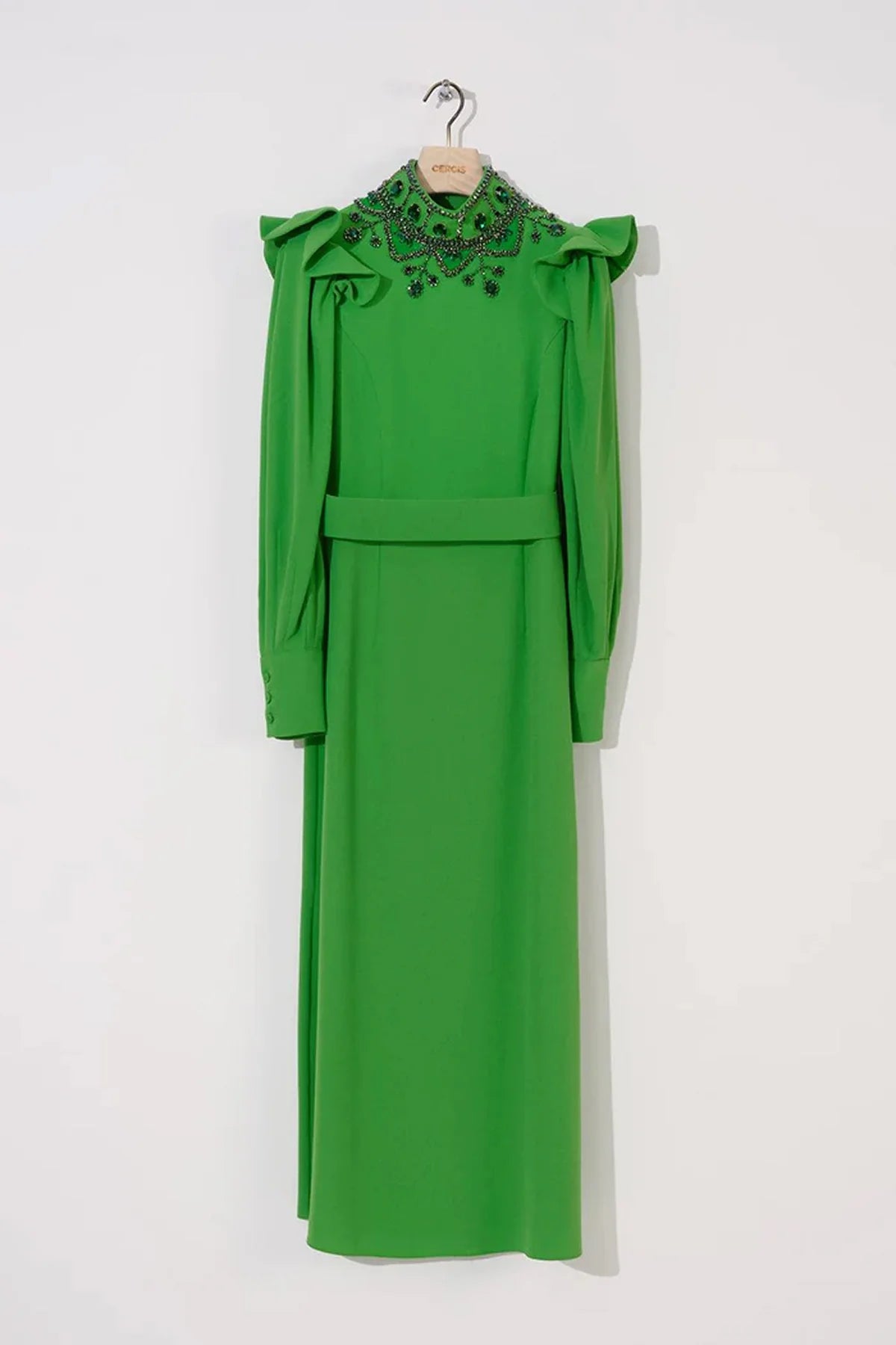 KASNAK İŞLEME MANŞETLİ UZUN ELBİSE