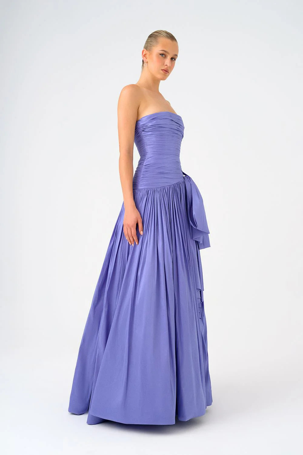 FİYONK DETAYLI STRAPLEZ YAKA TAFTA UZUN ABİYE ELBİSE - 9173C