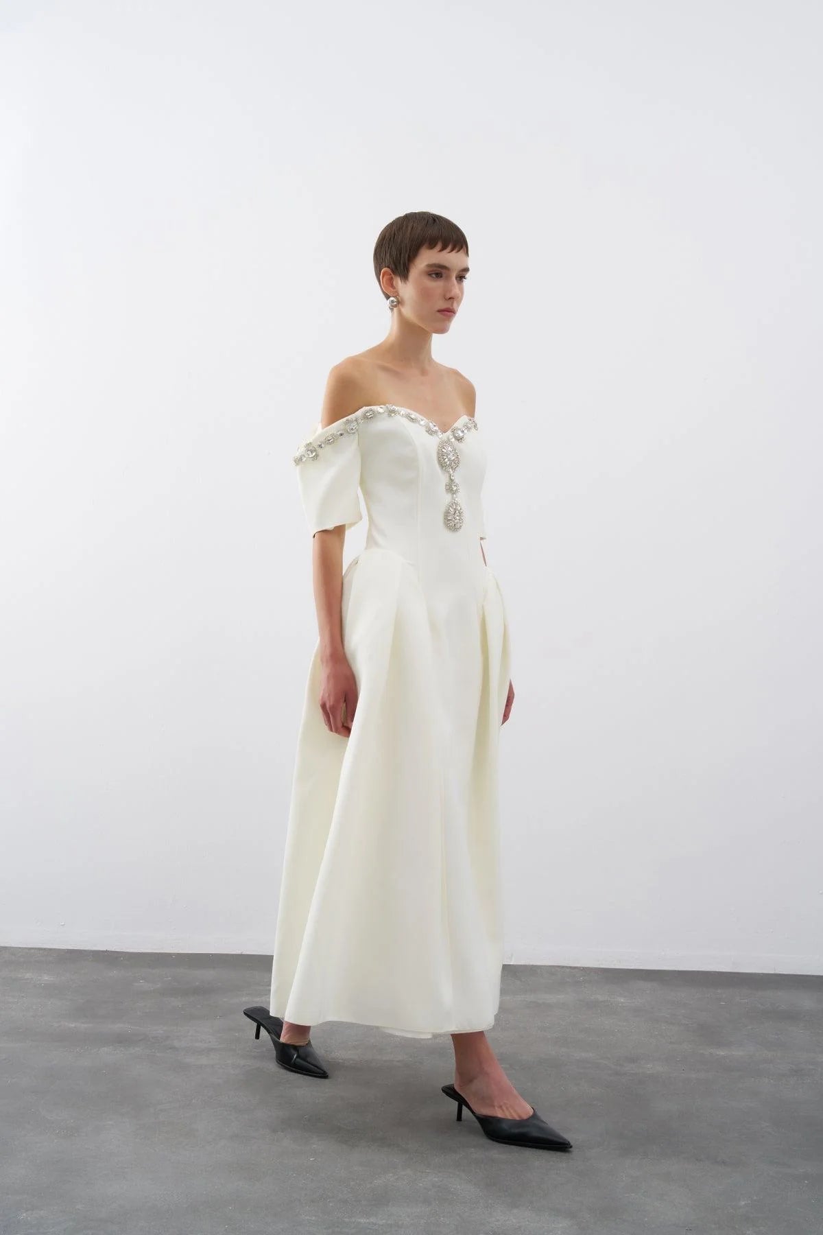 TAŞ İŞLEMELİ DÜŞÜK OMUZ PİLELİ MİDİ ABİYE ELBİSE 2259