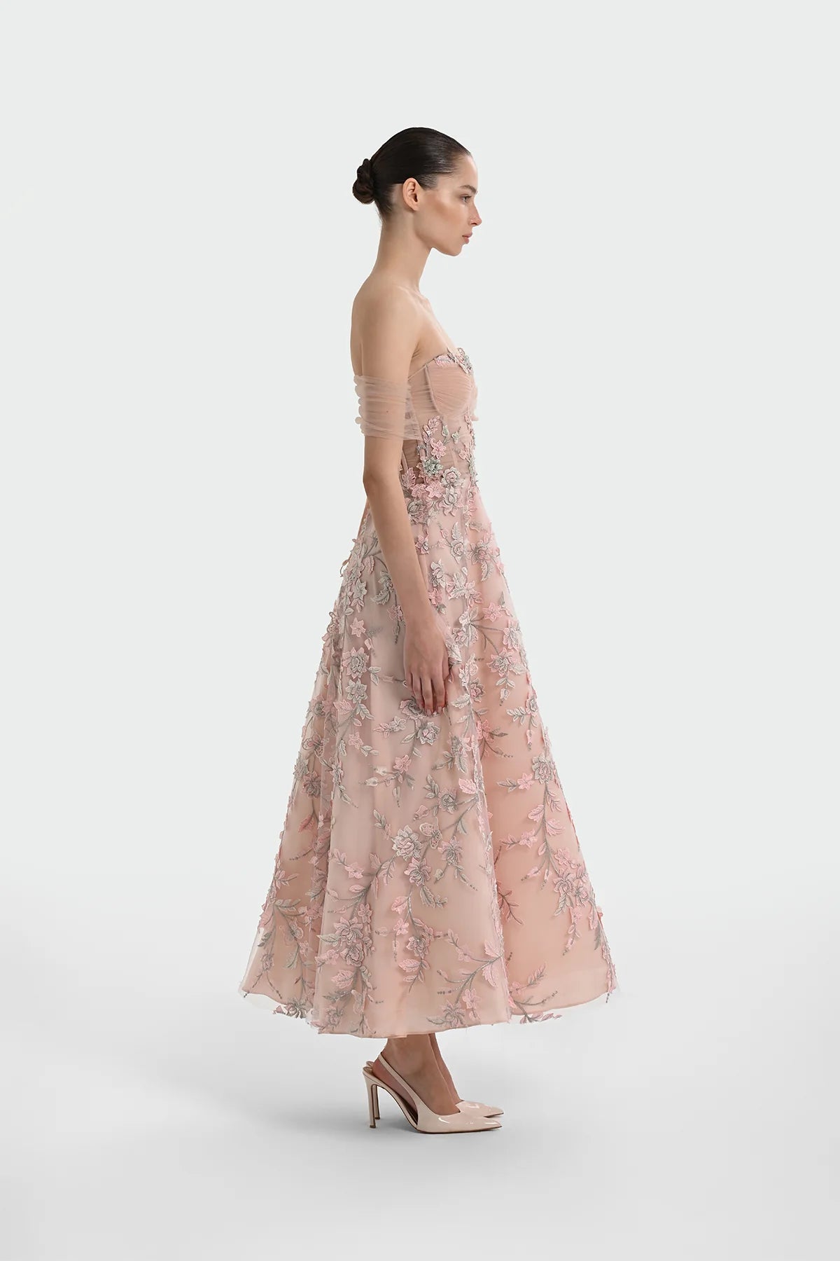 ÜÇ BOYUT ÇİÇEKLİ DÜŞÜK OMUZ ABİYE ELBİSE