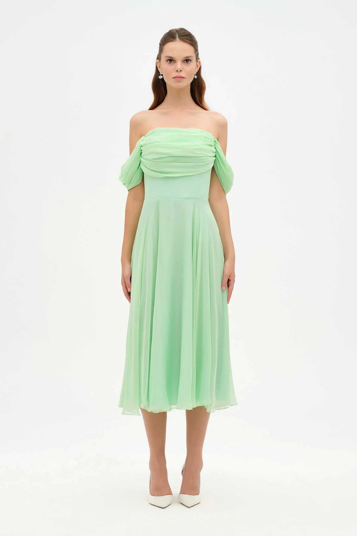 DÜŞÜK KOL İNCE DRAPE DETAYLI MİDİ ŞİFON ABİYE ELBİSE - 26202C