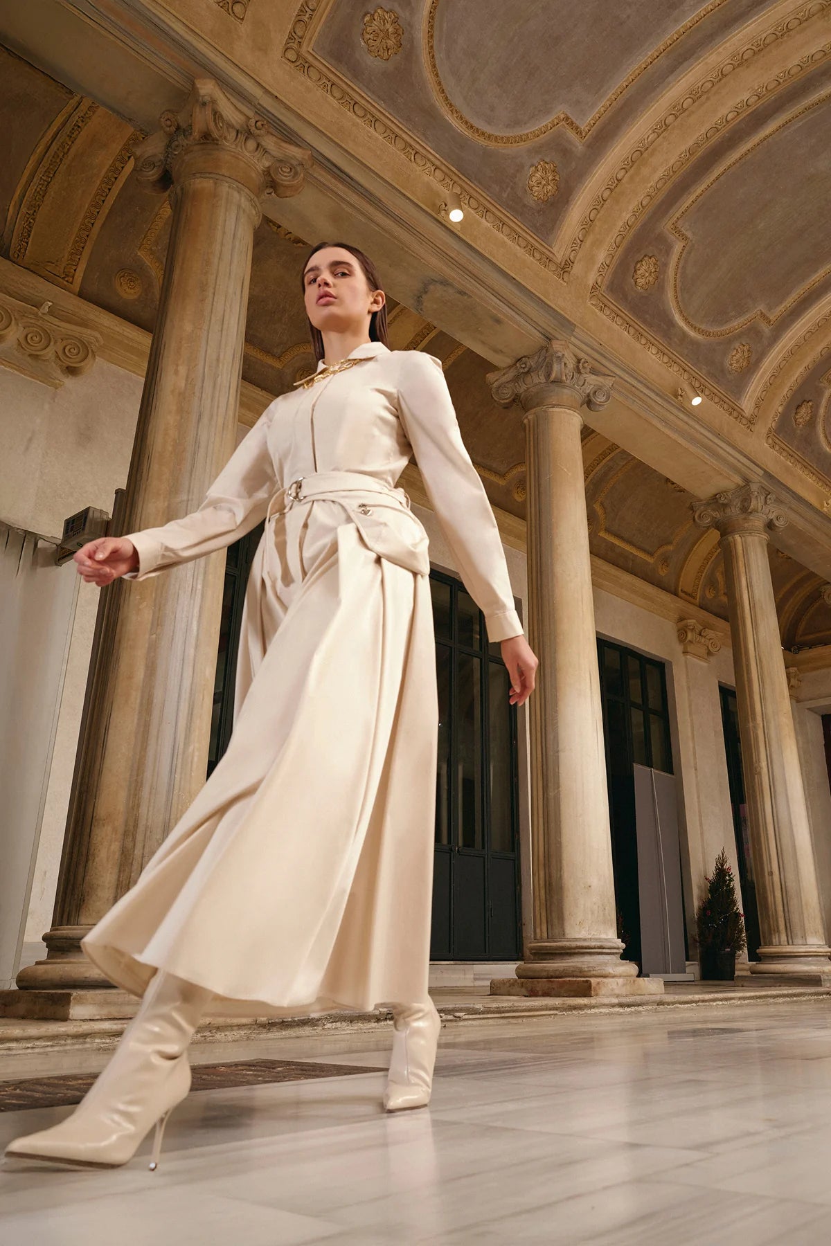 GÖMLEK YAKA BEL KUŞAKLI MİDİ ELBİSE9117