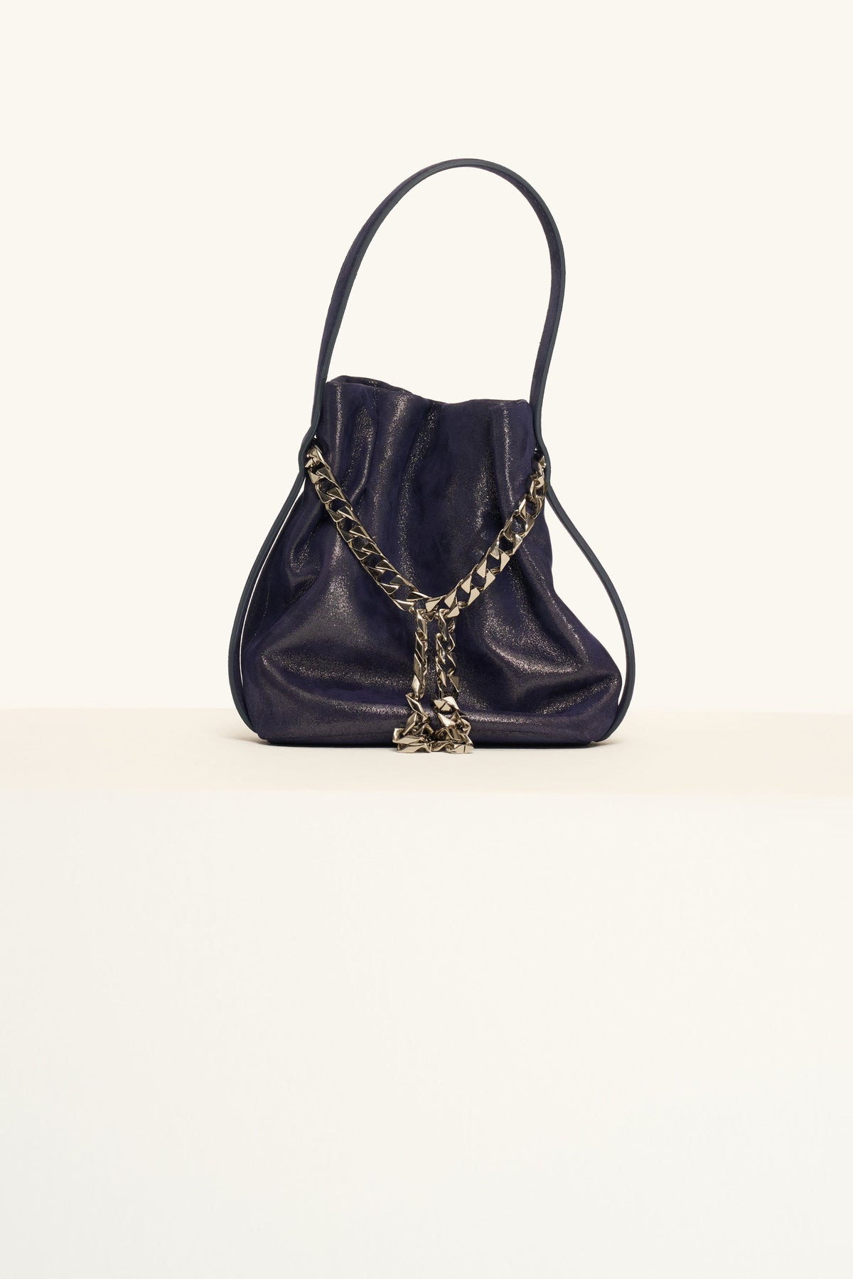 7509 – Ruched Chain-Detail Handbag