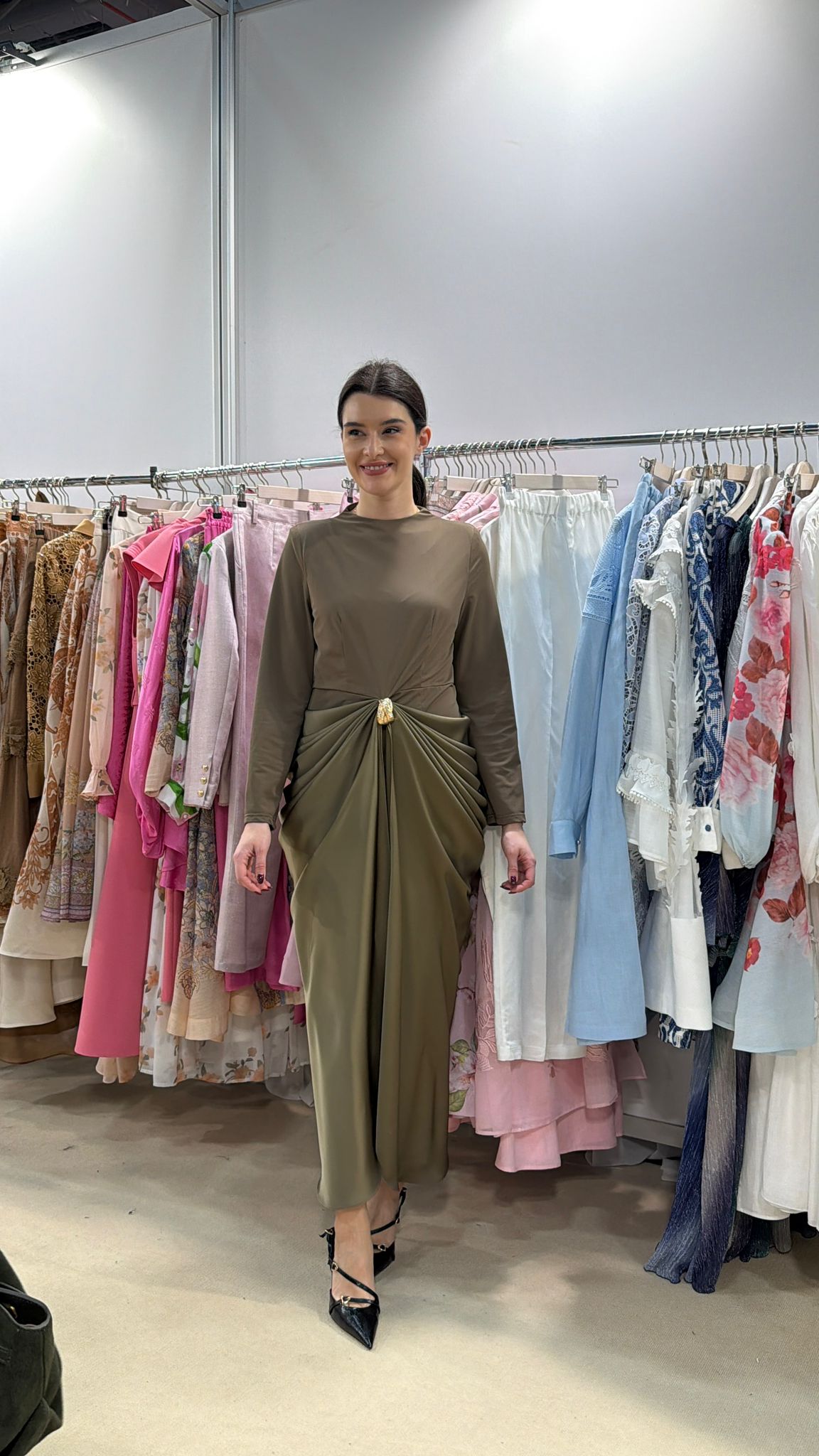 فستان ماكسي زيتي ناعم