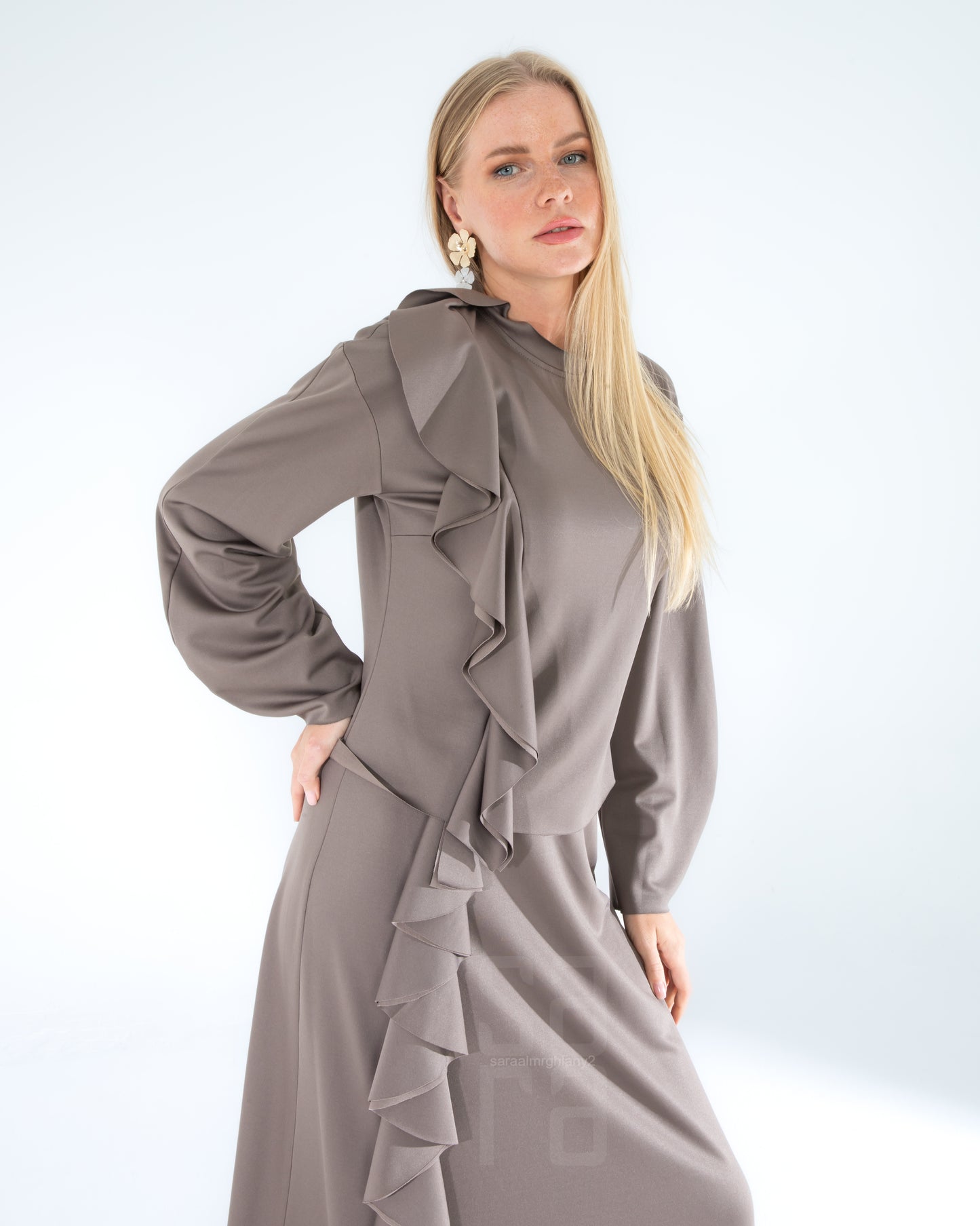 Volanlı yüksek yaka bluz etek takımı