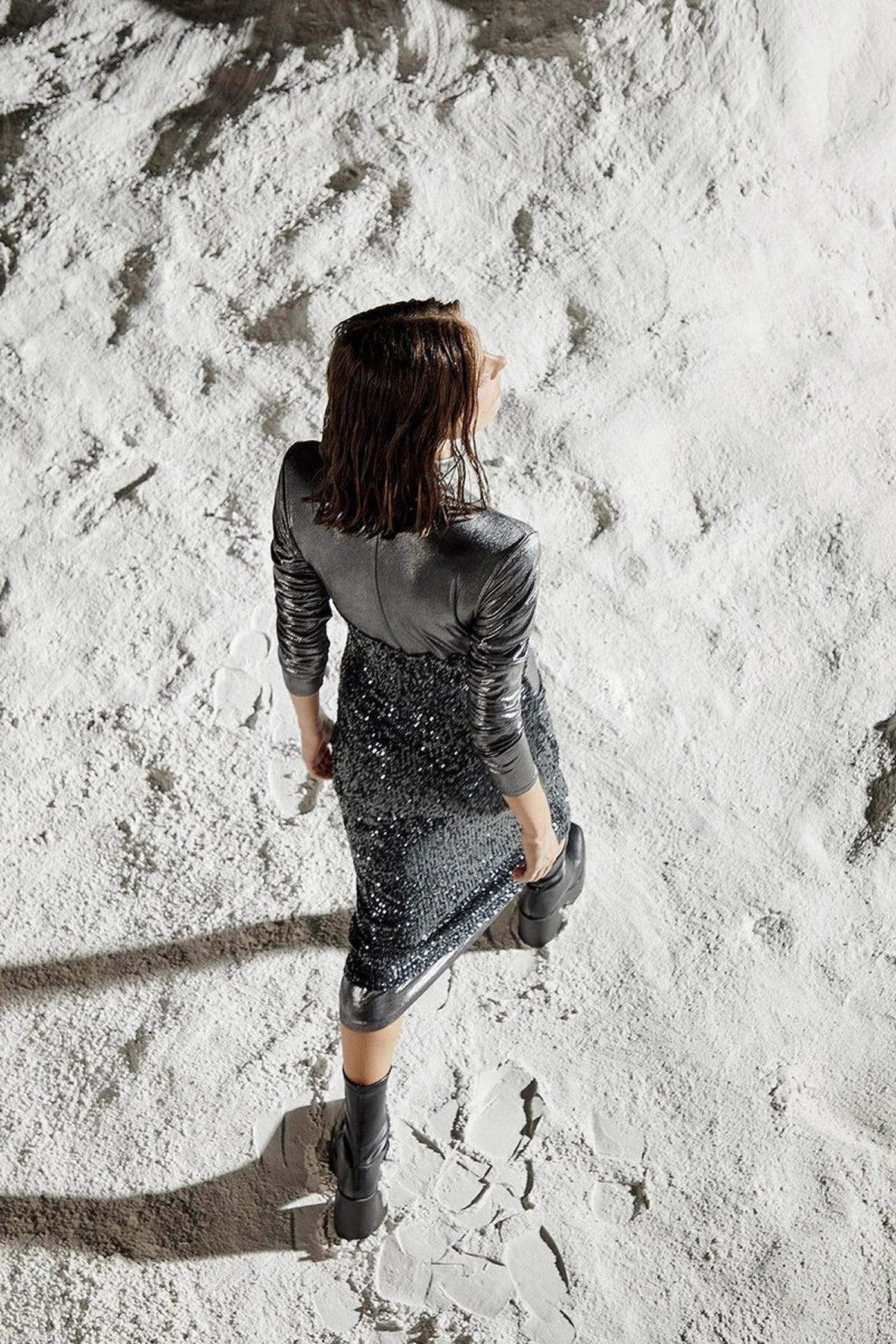 PARLAK GARNİLİ KUMAŞ MİDİ BOY ELBİSE 2049