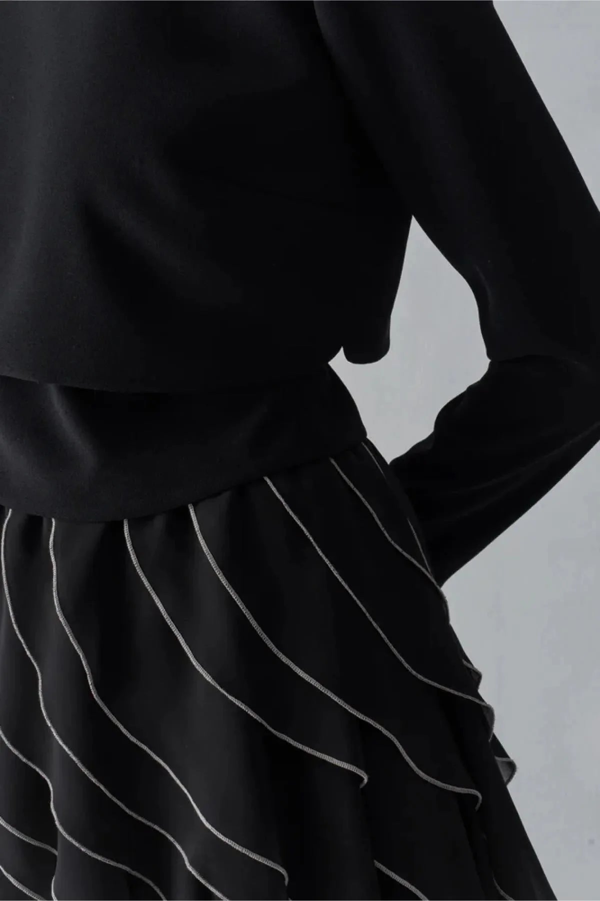 ETEĞİ FIRFIR DETAYLI BELİ FİYONKLU TAKIM